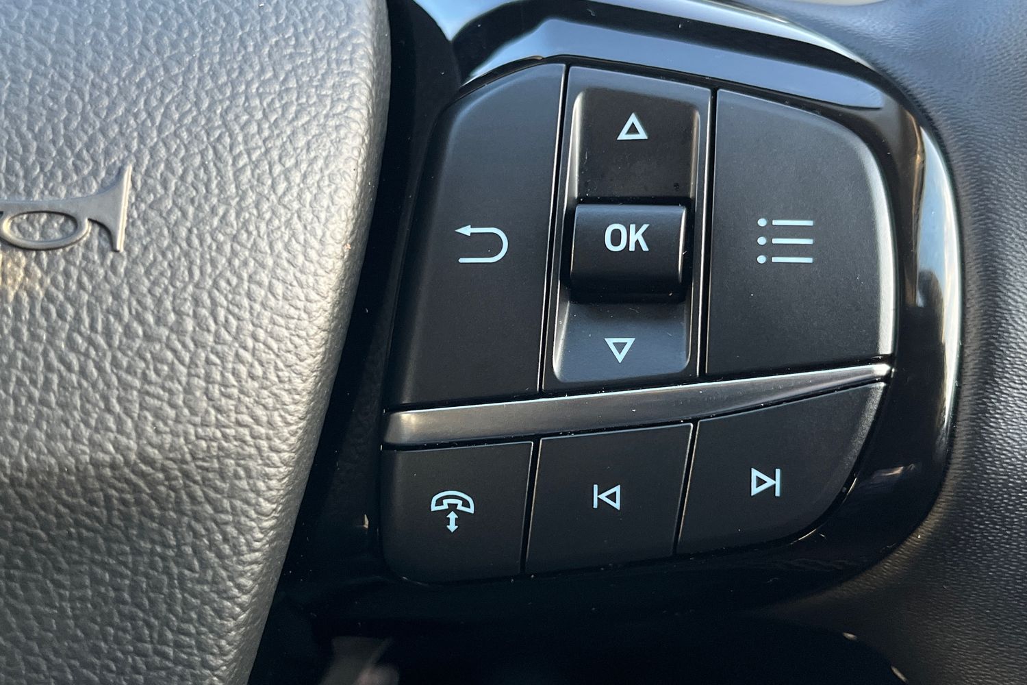 Ford KUGA Photo 23