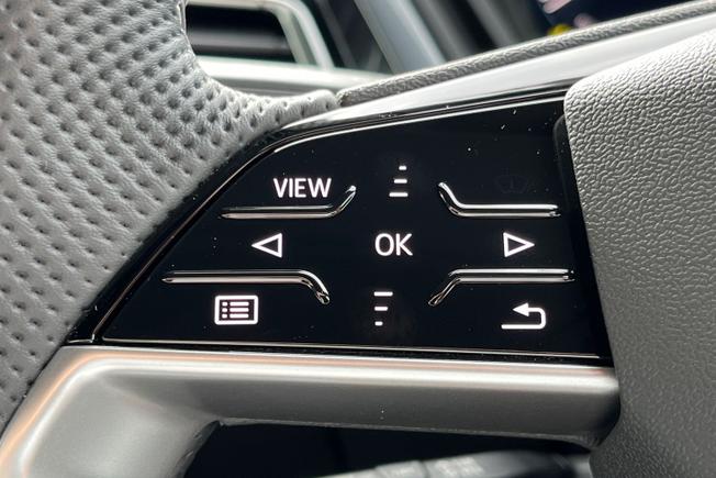 AUDI Q4 Photo 16
