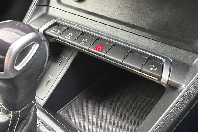 AUDI Q3 Photo 38