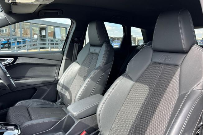 Audi Q4 E-Tron Photo 41