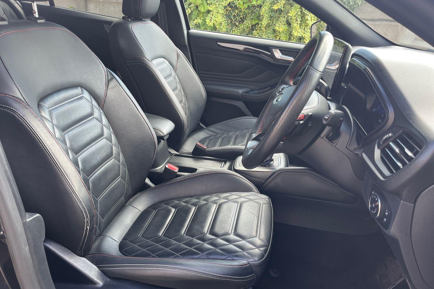 Ford FOCUS Photo 16