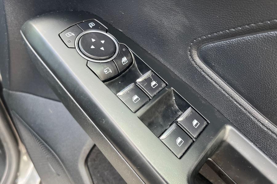 Ford FOCUS Photo autoimg-22ca45426d3a7d0b0513fbe7acfe7312023f4ccb.jpg