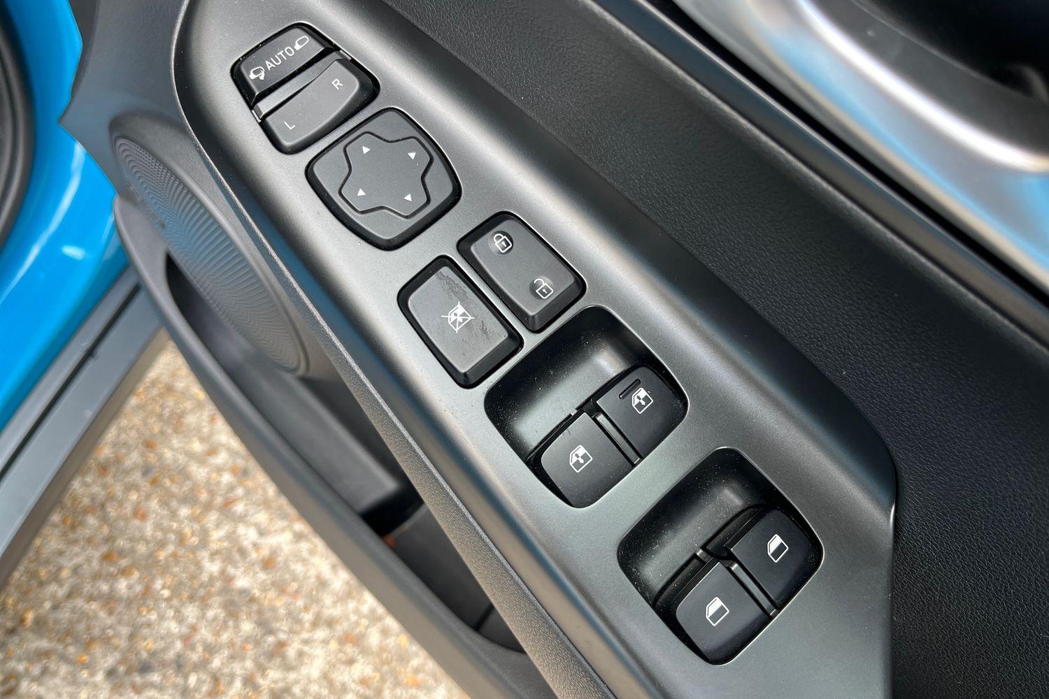 Hyundai KONA Photo 15