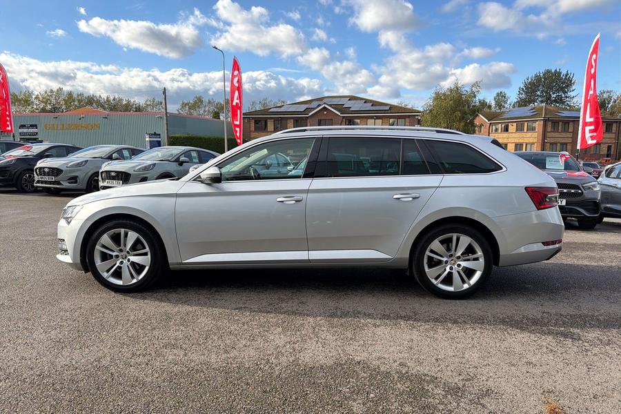 Skoda Superb Photo autoimg-22cf0ab4d08c6c31317437cd9041a36abb012567.jpg