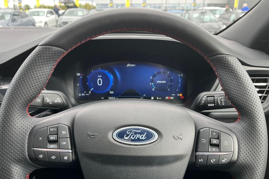 Ford Kuga Photo autoimg-22cf1be50627506e6cd9aca63cdbd62b071d36be.jpg