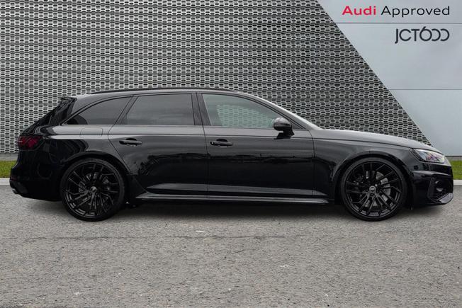 AUDI Rs4 Avant Photo 4