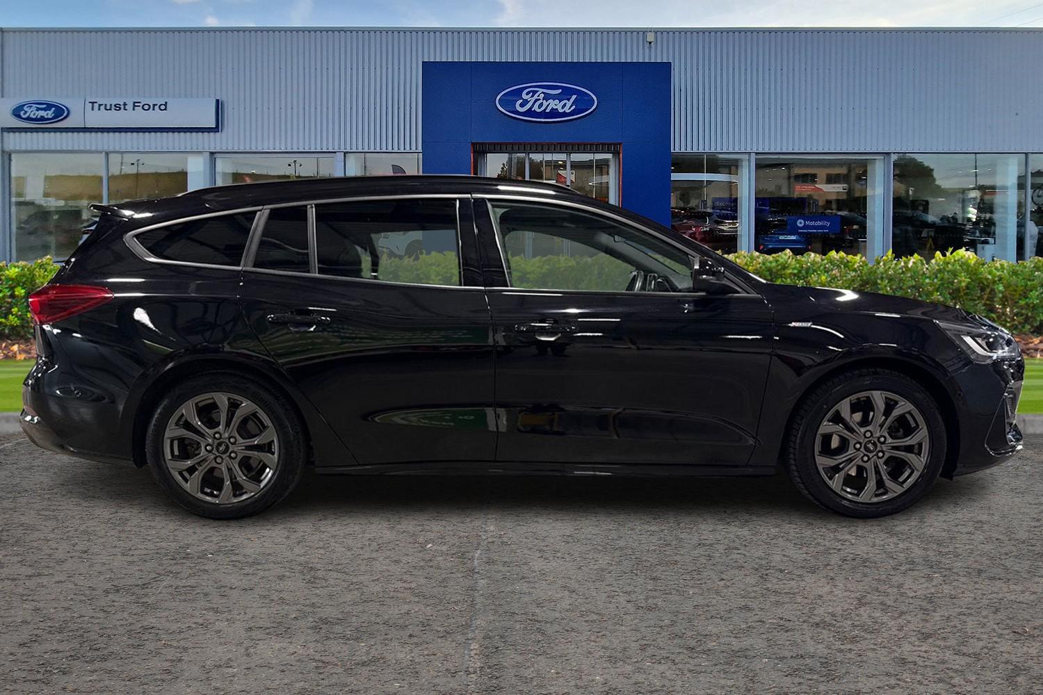 Ford FOCUS Photo 2