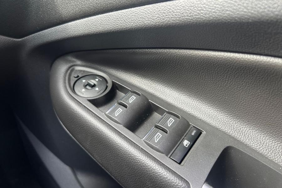 Ford KUGA Photo autoimg-22d6d98cf17f3e61816a5791d728807861f1d695.jpg