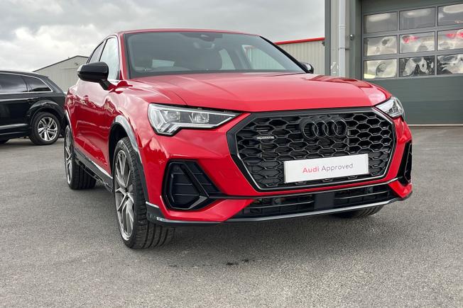 AUDI Q3 Photo 22