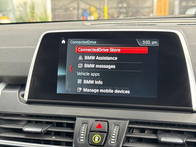 BMW 2 Series Active Tourer Photo 36