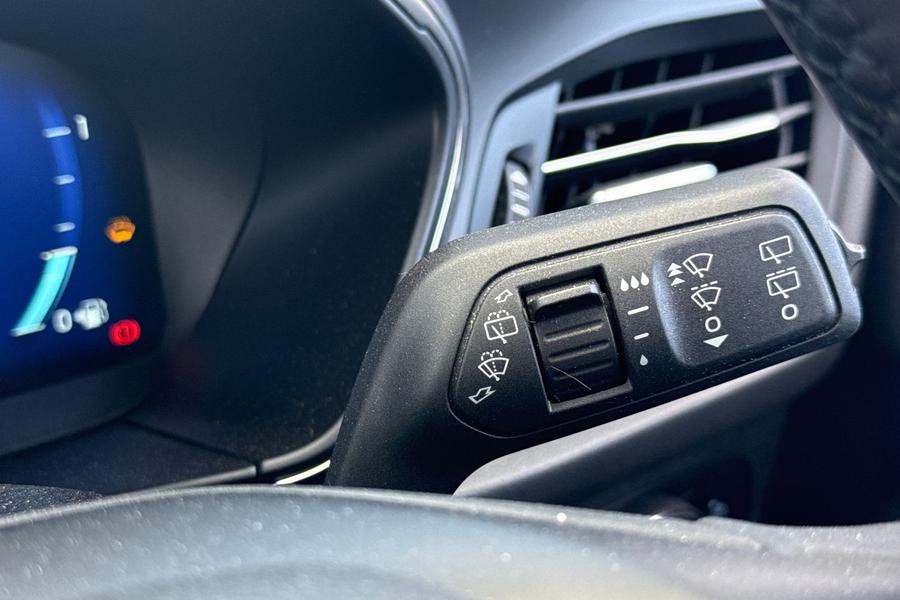 Ford Focus Photo autoimg-22e099796c262c3e50feb8cfdb107d1cd0c1a5e7.jpg