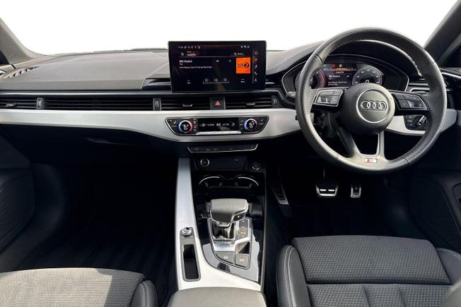 AUDI A4 Avant Photo 10