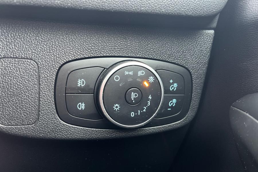 Ford FOCUS Photo autoimg-22ed8b6871c1073415e0594d6e1c36712d9acd3d.jpg