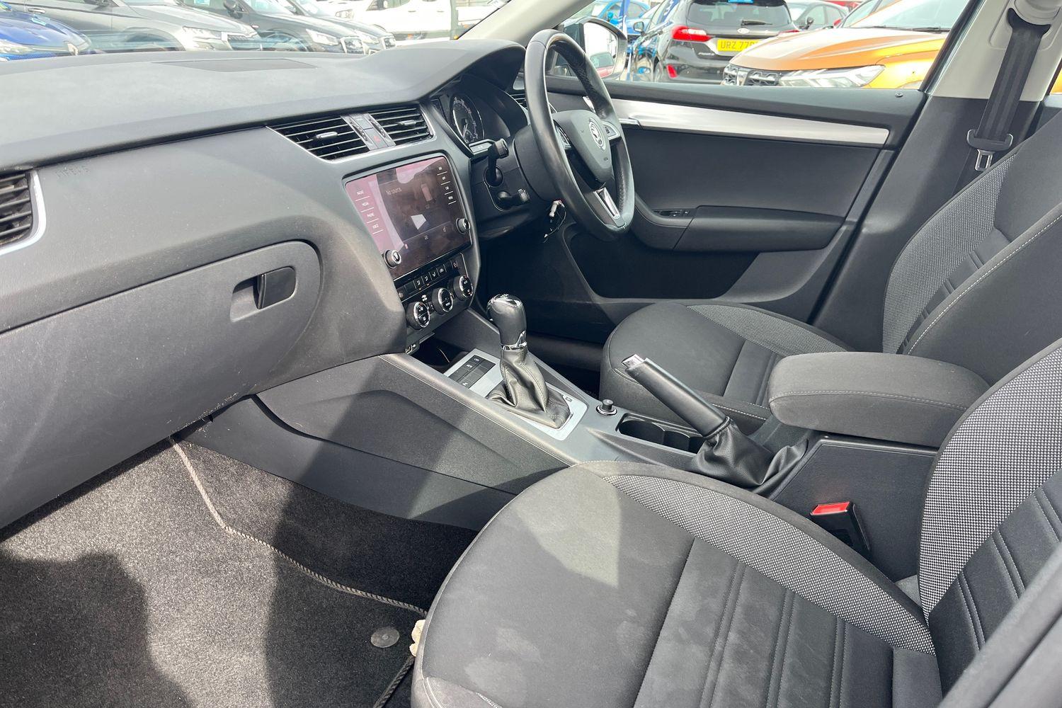 Skoda OCTAVIA Photo 17