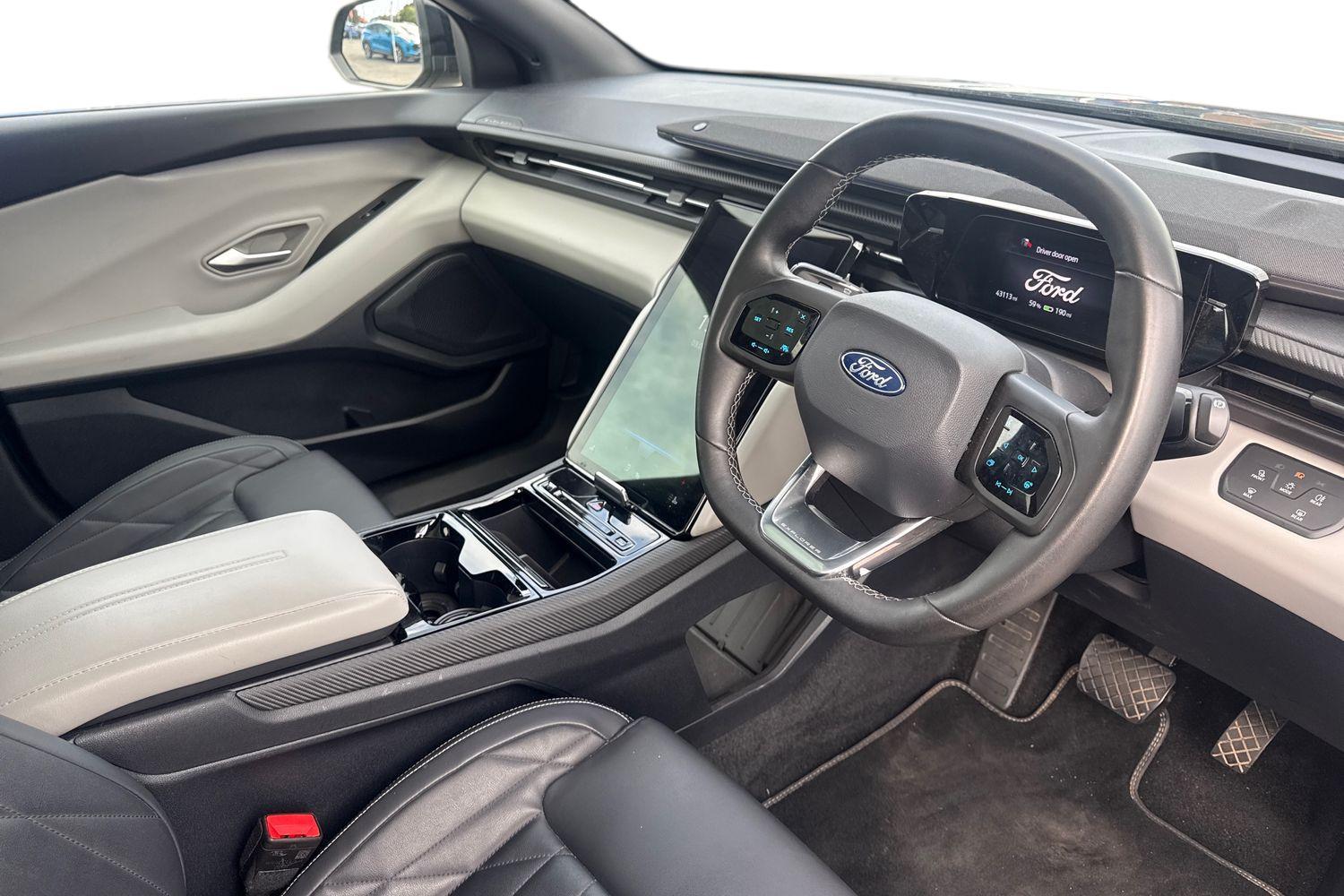 Ford Explorer Photo 8