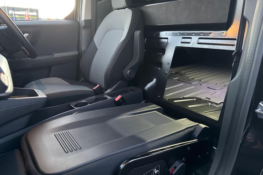 Used Ford E-TRANSIT COURIER SC25XOP 8