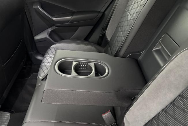 VOLKSWAGEN T-Roc Photo 29