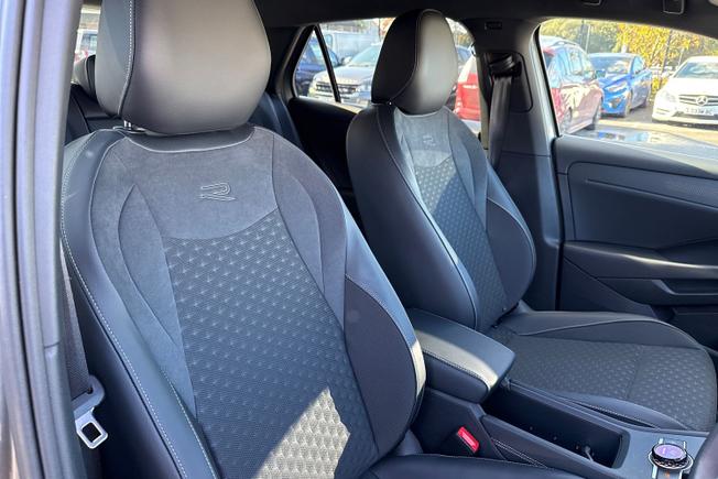 VOLKSWAGEN T-Roc Photo 28