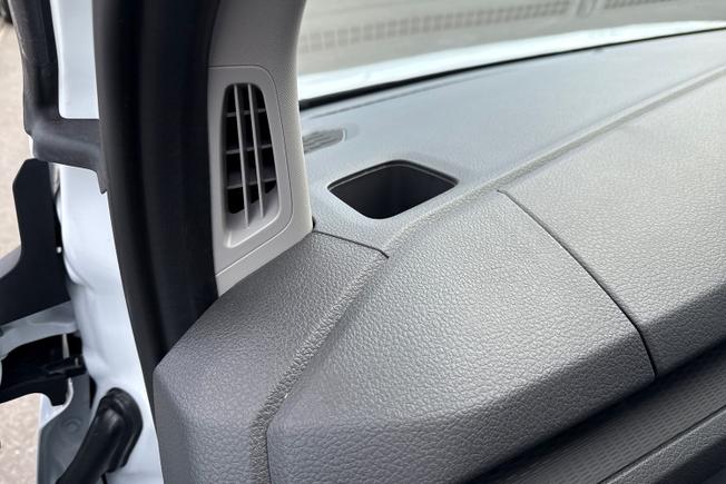 VOLKSWAGEN E-Transporter Photo 26