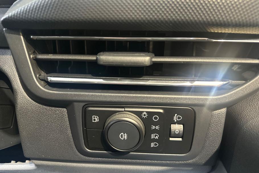 Used FORD TRANSIT CUSTOM WV75YNZ 32