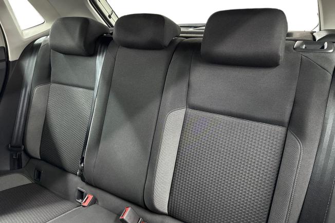 VOLKSWAGEN Polo Photo 9