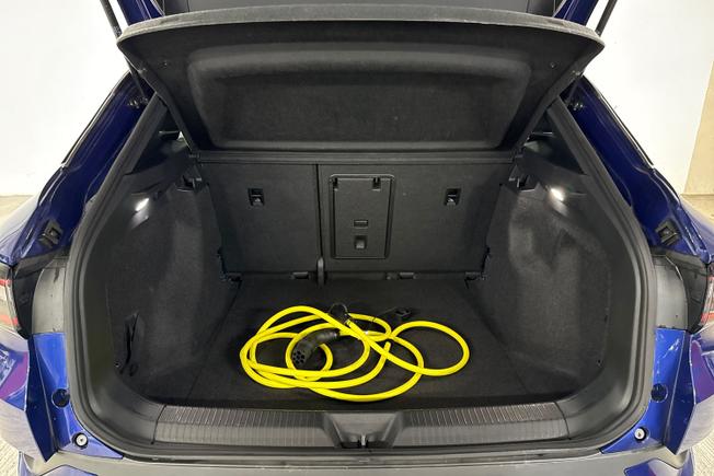 VOLKSWAGEN ID.4 Photo 12