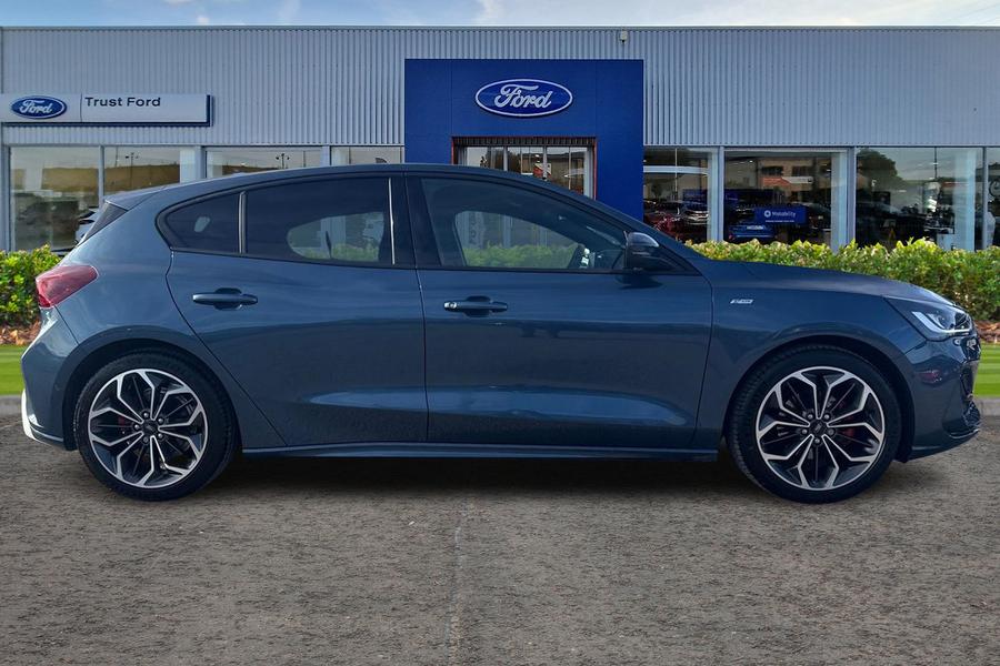 Ford FOCUS Photo autoimg-23061ec673e3f286368191f34b4fd1544076050f.jpg