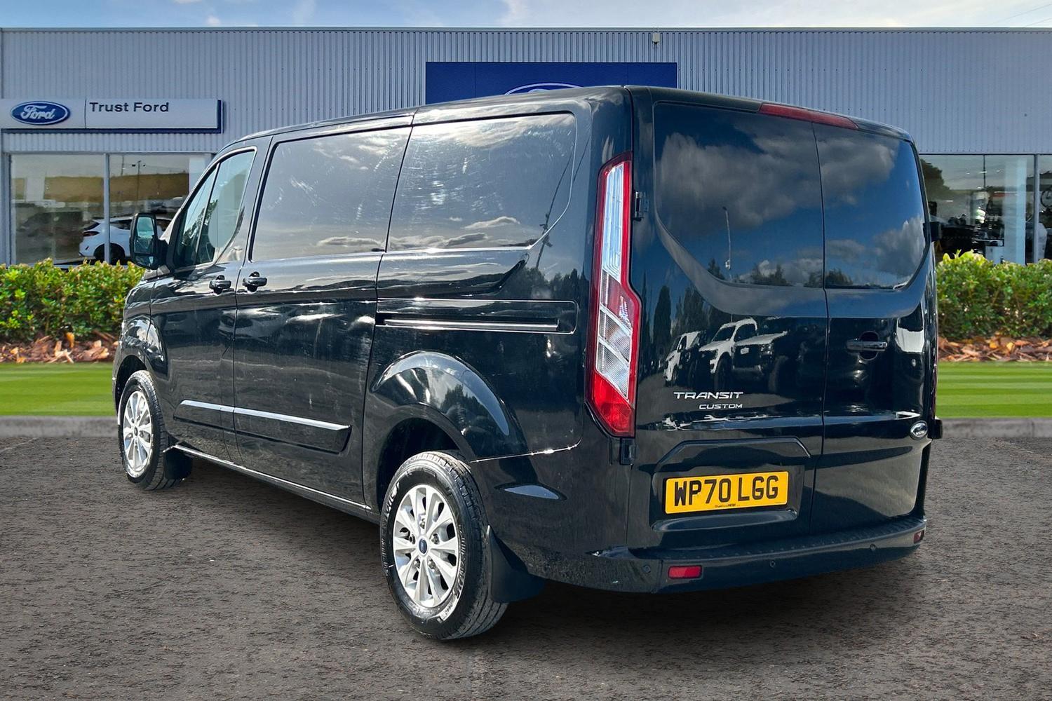 Ford TRANSIT CUSTOM Photo 1