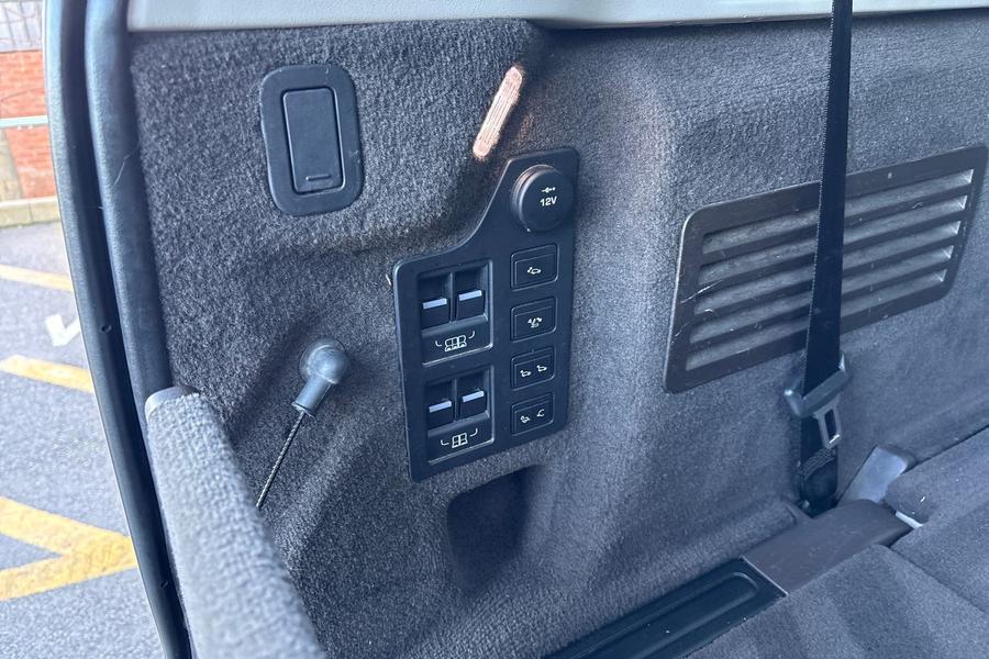 Land Rover DISCOVERY Photo autoimg-230680e1e434e843912beedb320333fcc214cf53.jpg