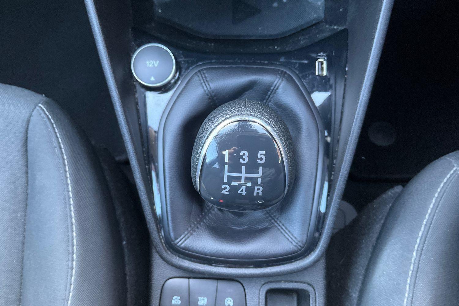 Ford FIESTA Photo 26