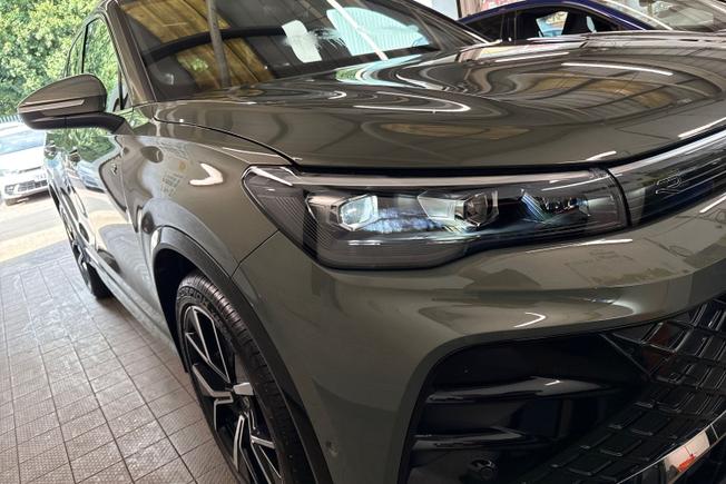 VOLKSWAGEN Tiguan Photo 19