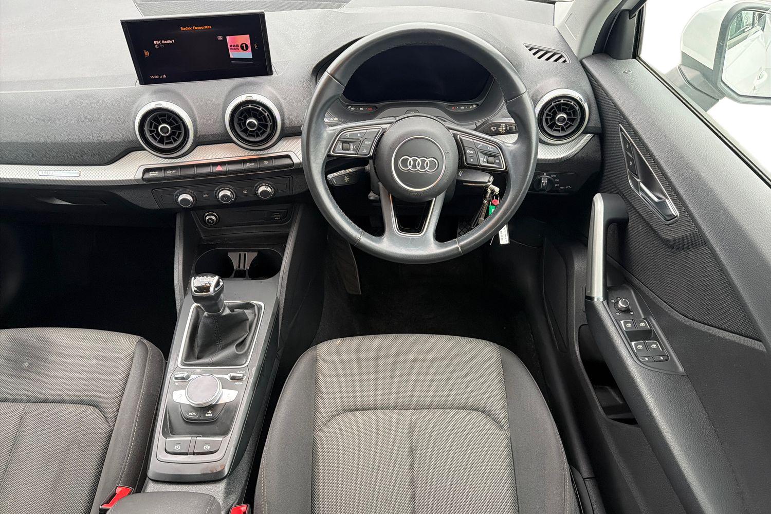 Audi Q2 Photo 10