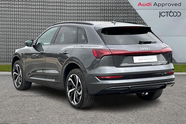 AUDI e-tron Photo 3