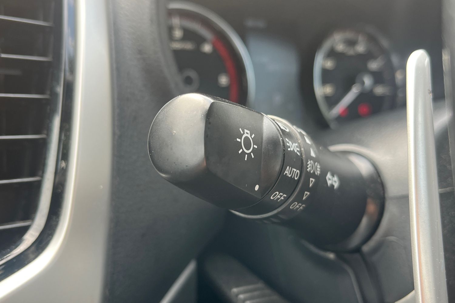 Mitsubishi L200 Photo 13