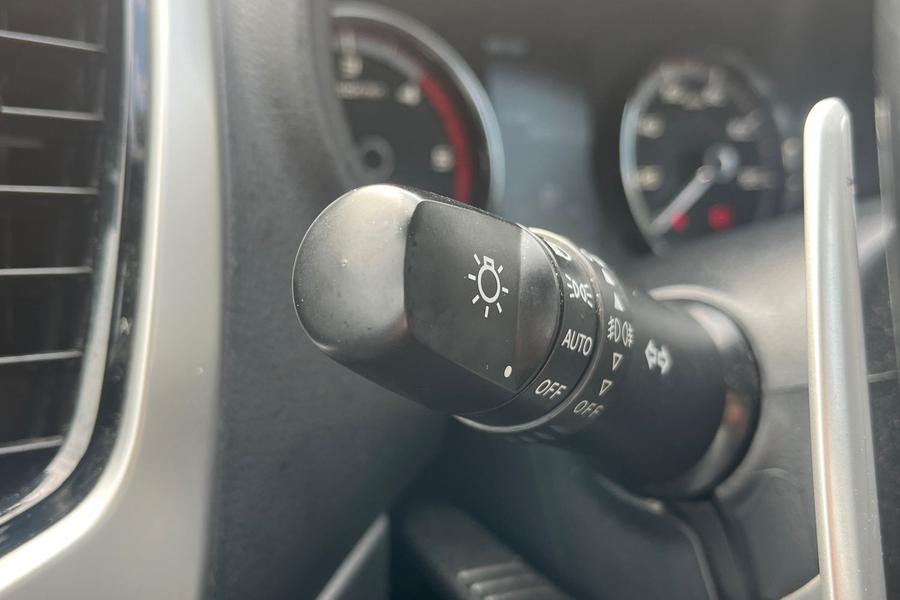Mitsubishi L200 Photo autoimg-2314b55ad616d2f485ae3668b65fba9503365be8.jpg