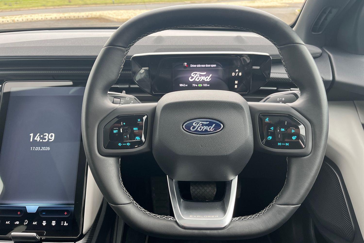 Ford Explorer Photo 11