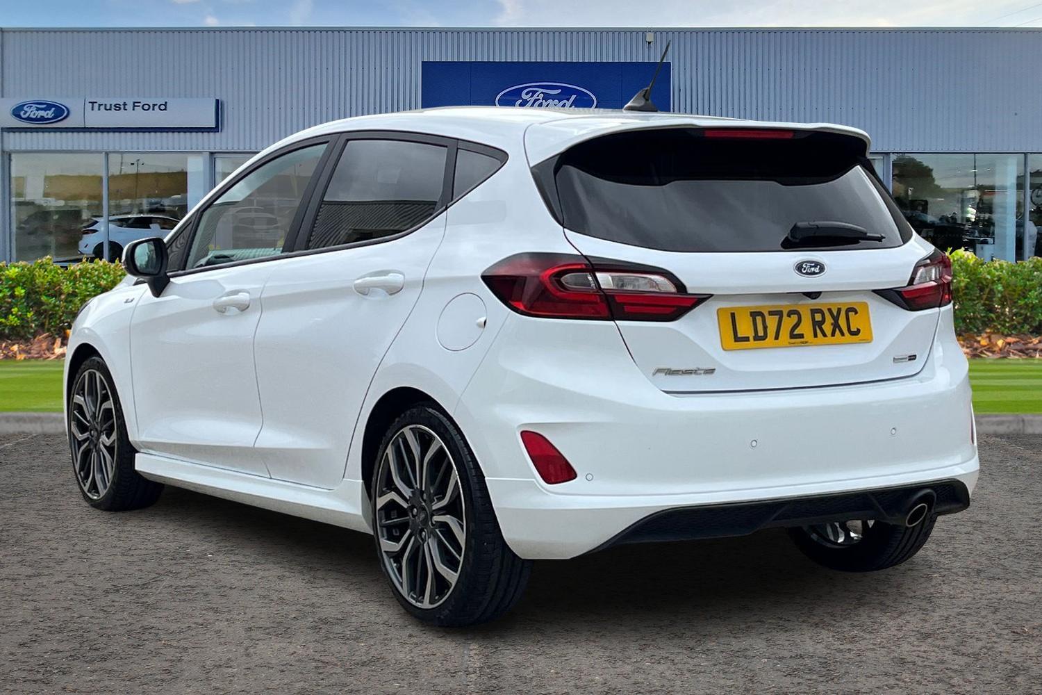 Ford Fiesta Photo 1