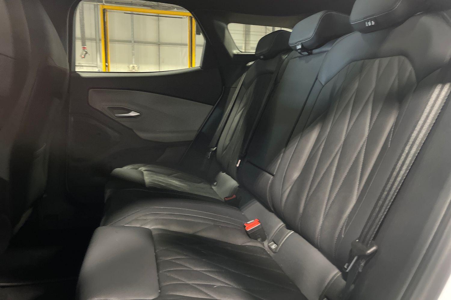 Ford Explorer Photo 19