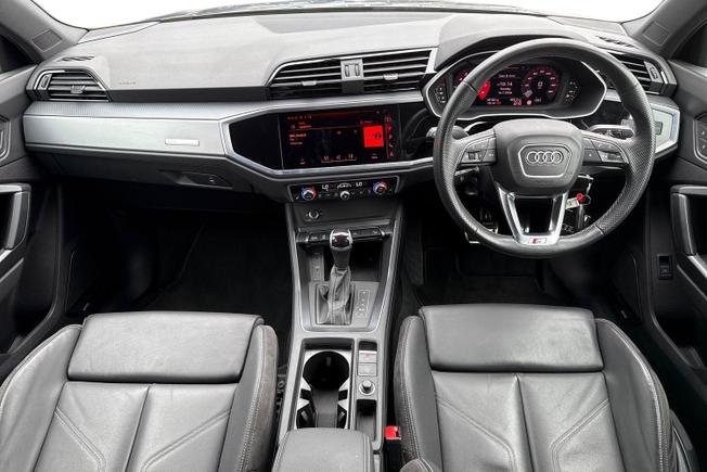 AUDI Q3 Photo 10
