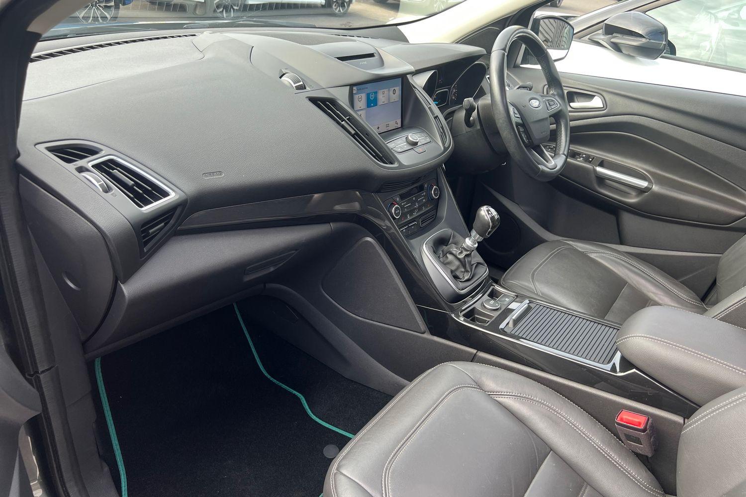 Ford KUGA Photo 17
