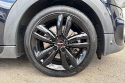 MINI Hatch Photo 5