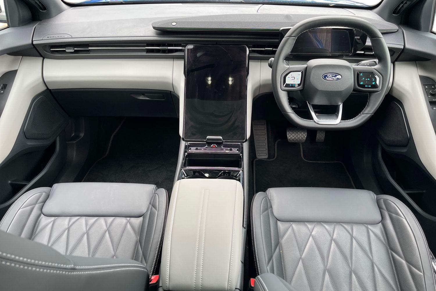 Ford Explorer Photo 9