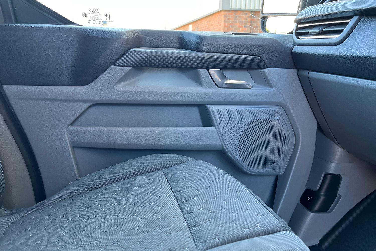 Ford E-TRANSIT CUSTOM Photo 35