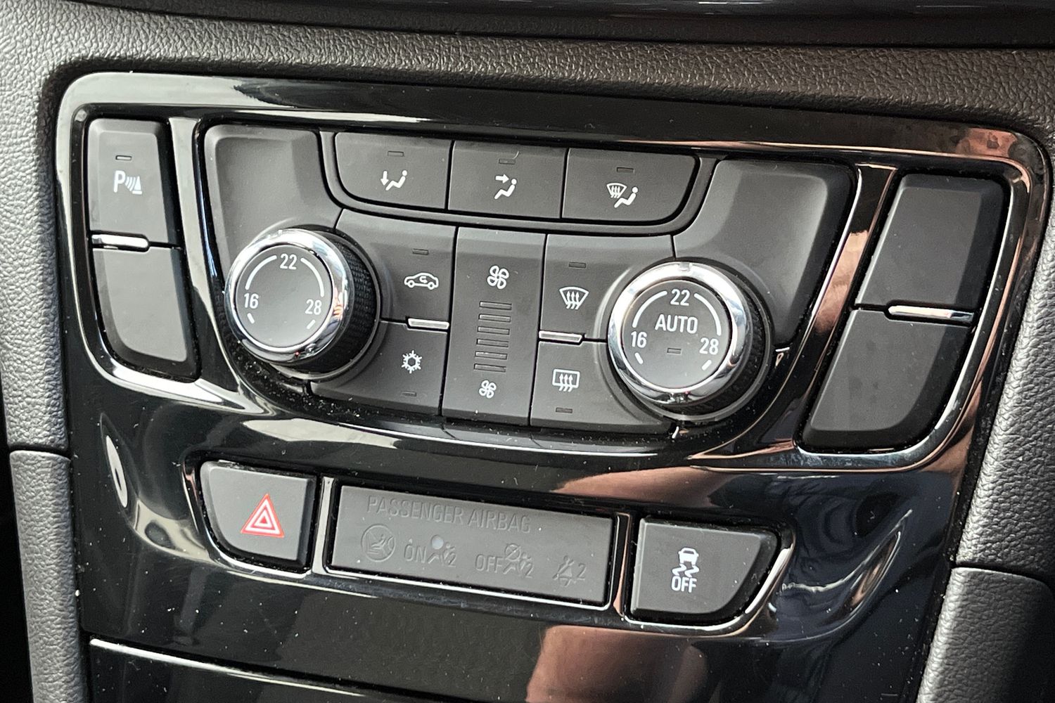 Vauxhall MOKKA X Photo 32
