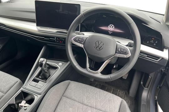 Volkswagen Golf Photo autoimg-232af345ed4204c140a925c2671b96cbaea7ea76.jpg