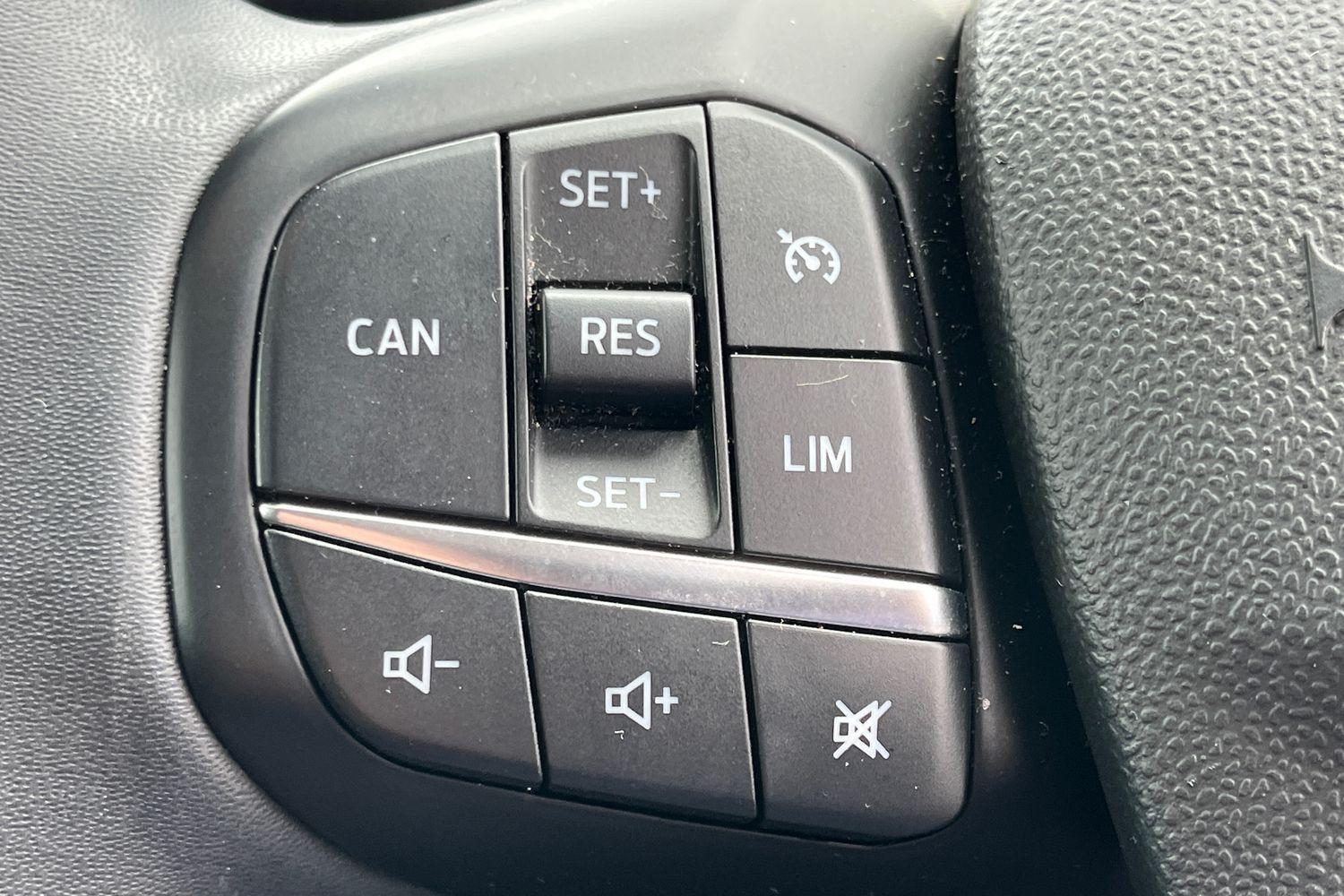 Ford FIESTA Photo 38