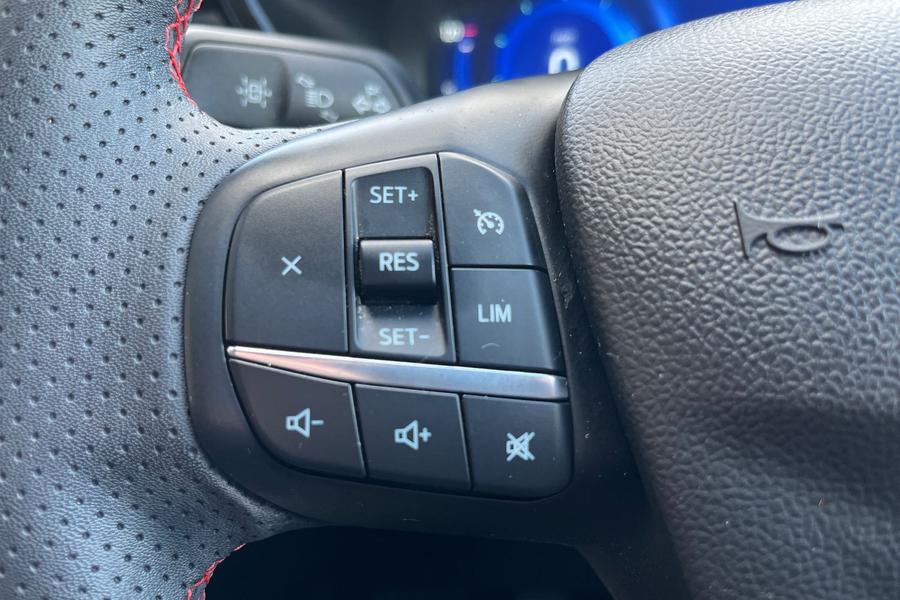 Ford KUGA Photo autoimg-2333894ea423c029e0d66eb554aa94a3d6b351c6.jpg