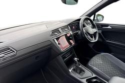 VOLKSWAGEN Tiguan Photo 2