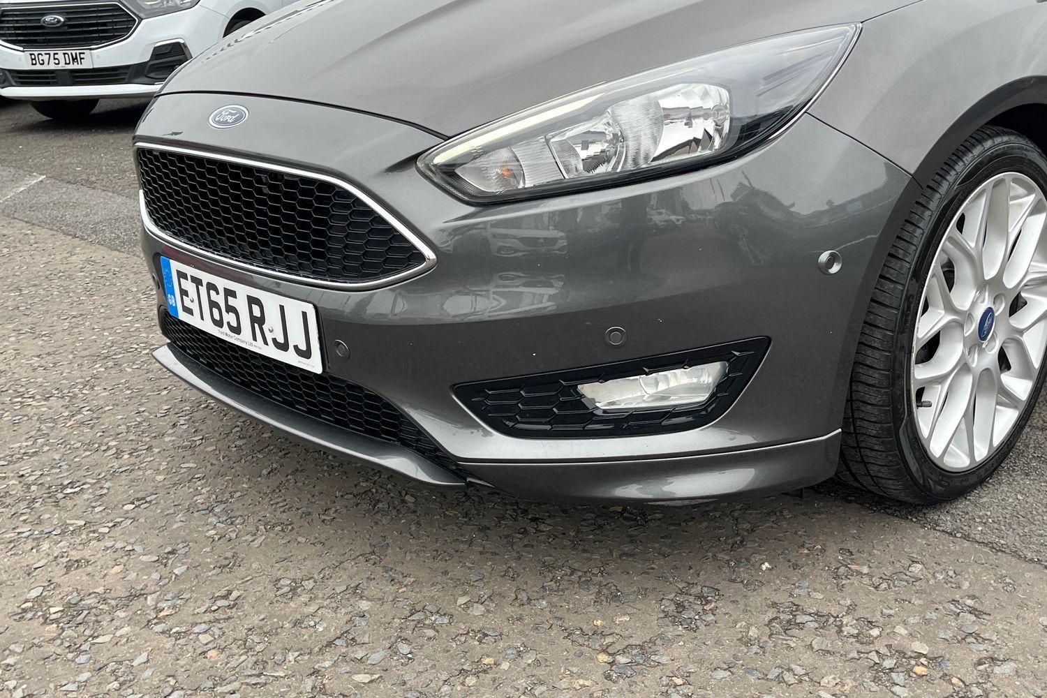 Ford FOCUS Photo 39