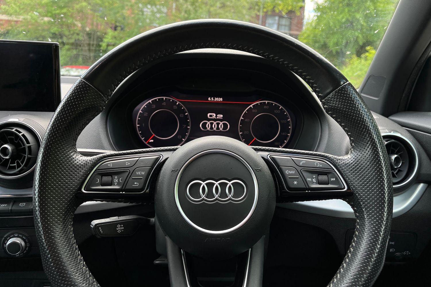 Audi Q2 Photo 11